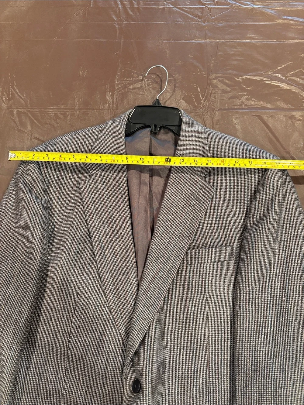 Botany 500 suit offers approximate
