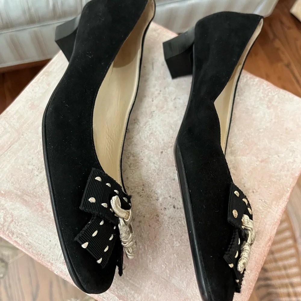 Salvatore Ferragamo Black Suede Low Heels with Bow and Ties - size 6 - EUC