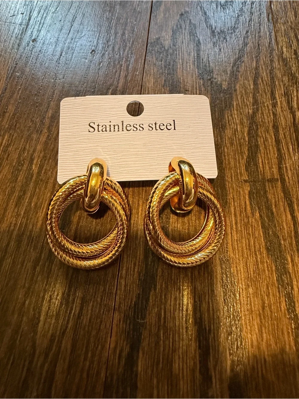 N/A elegant gold