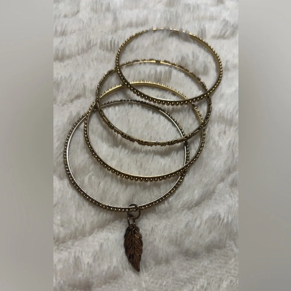 N/A elegant gold