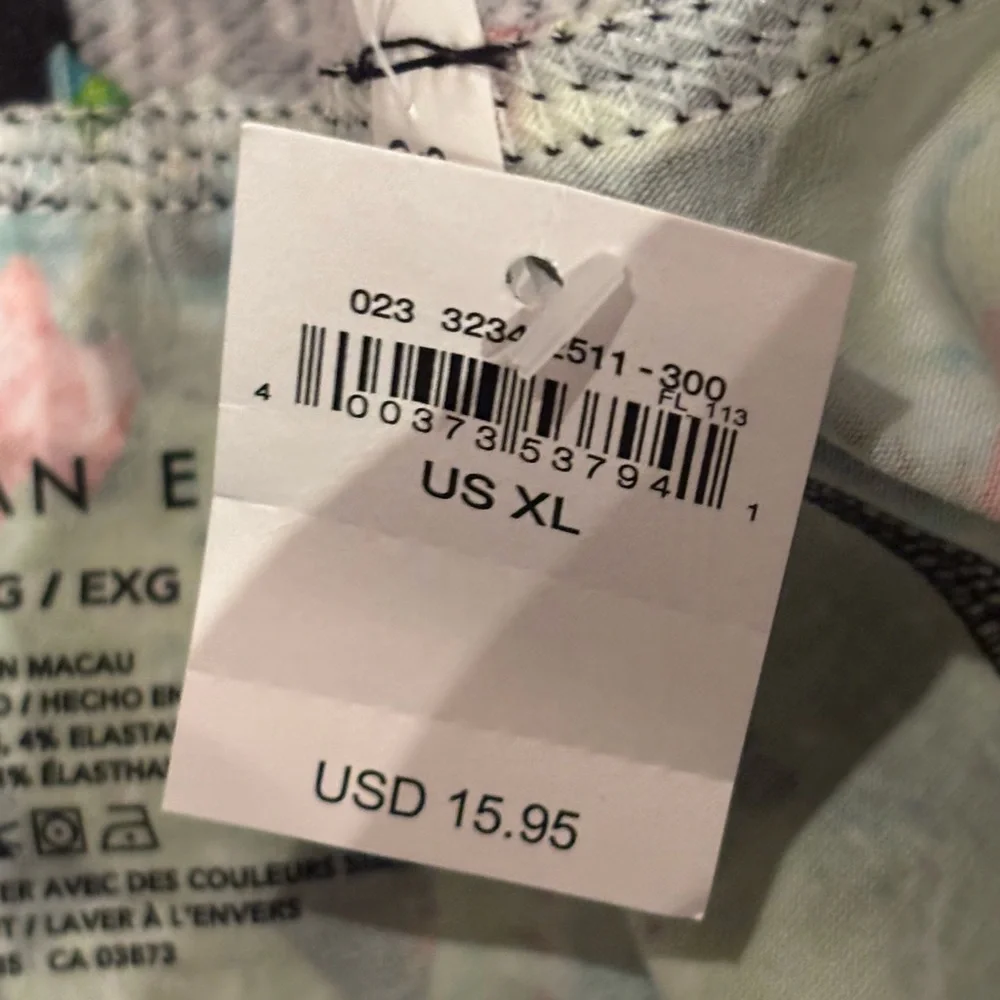 American Eagle Outfitters soft light