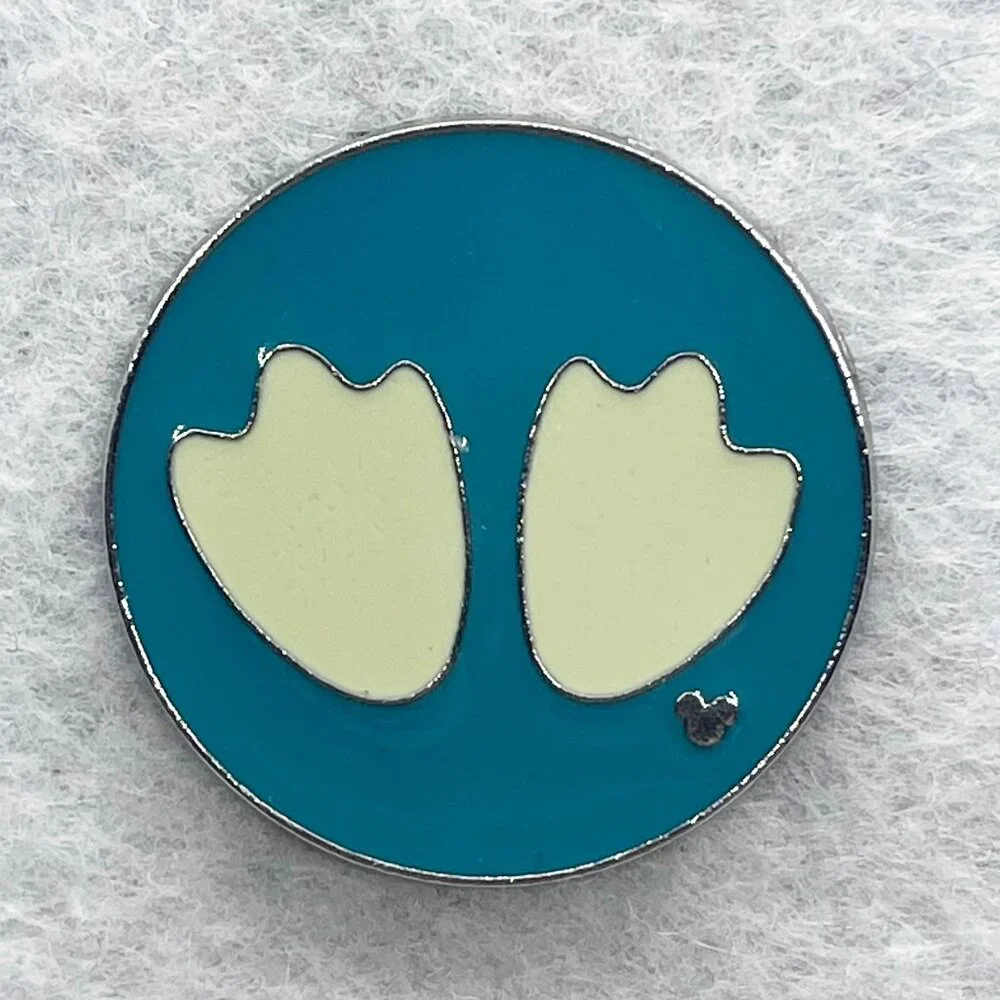 🔮 5/$25‎ Disney Donald Duck Footprint Pin