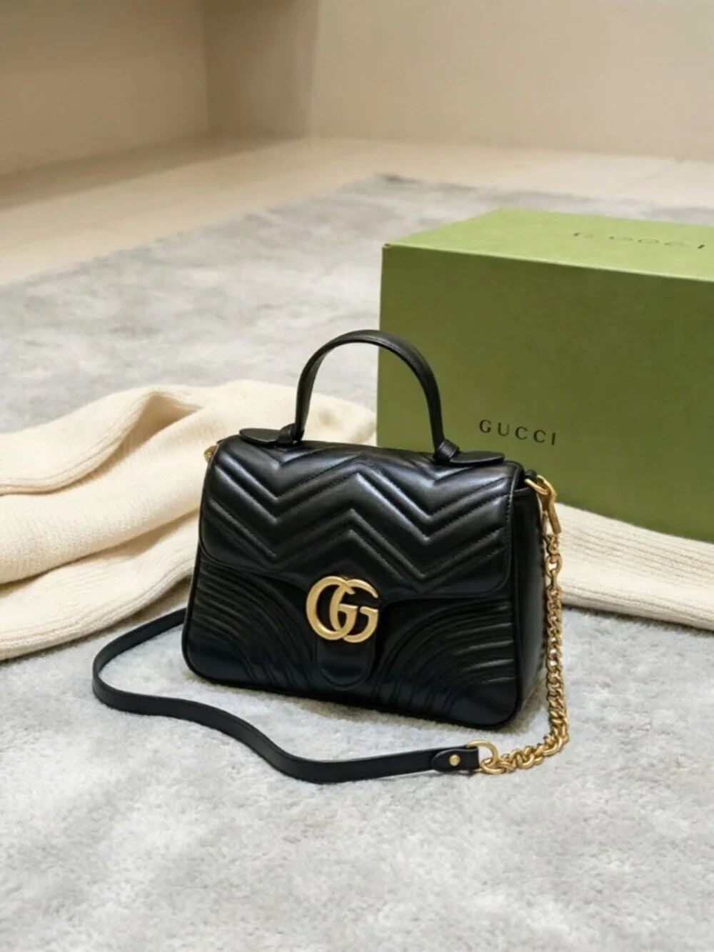 GUCCI. 21 15