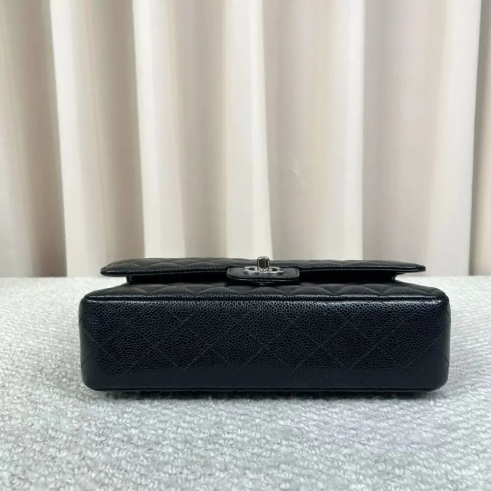 CHANEL brand color