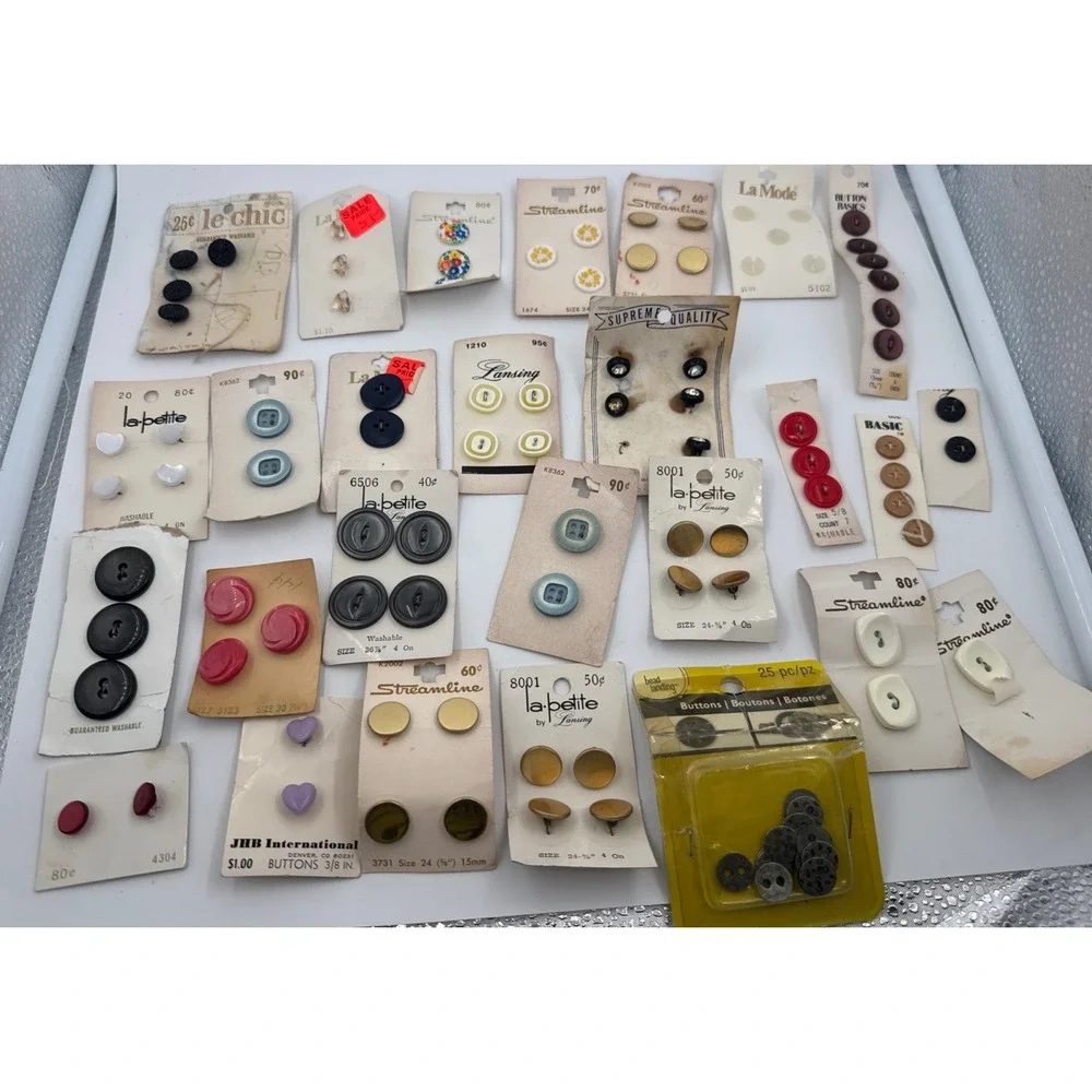 Lot of Vintage Buttons On Cards 27‎ Sets Colorful Metal Heart