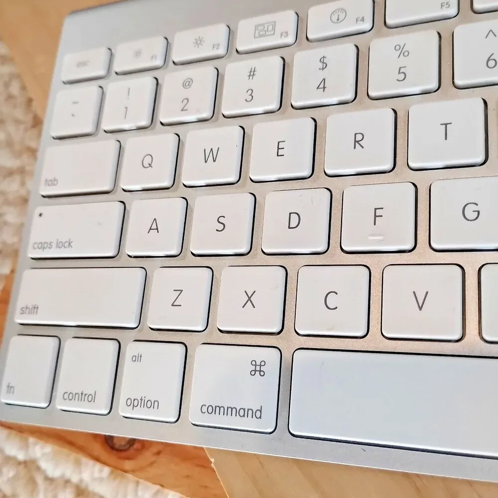 Apple wireless keyboard