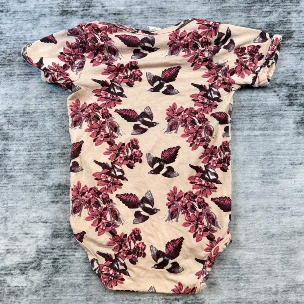 Kate Quinn Baby Birds Floral Bamboo Viscose Bodysuit‎ Tan Burgundy 12-18M