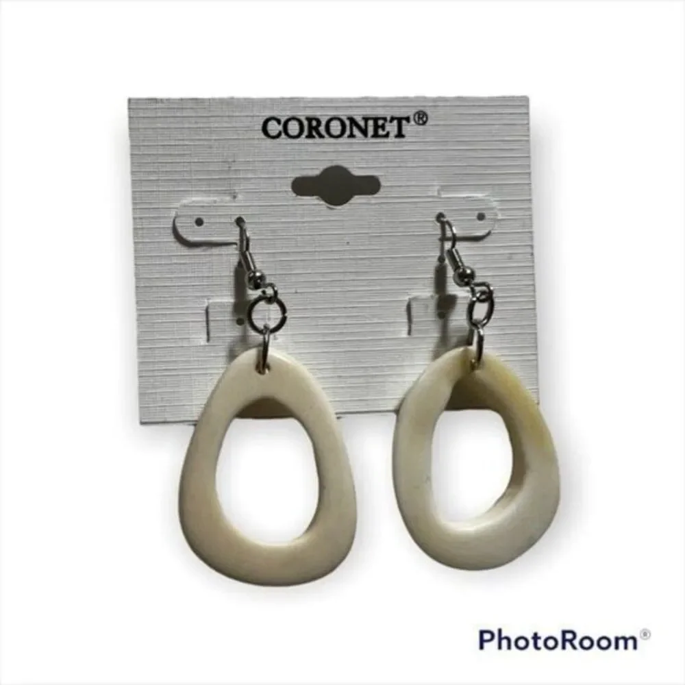 BHTb New‎ Coronet earrings White Polished Stone Dangle Earrings Pierced