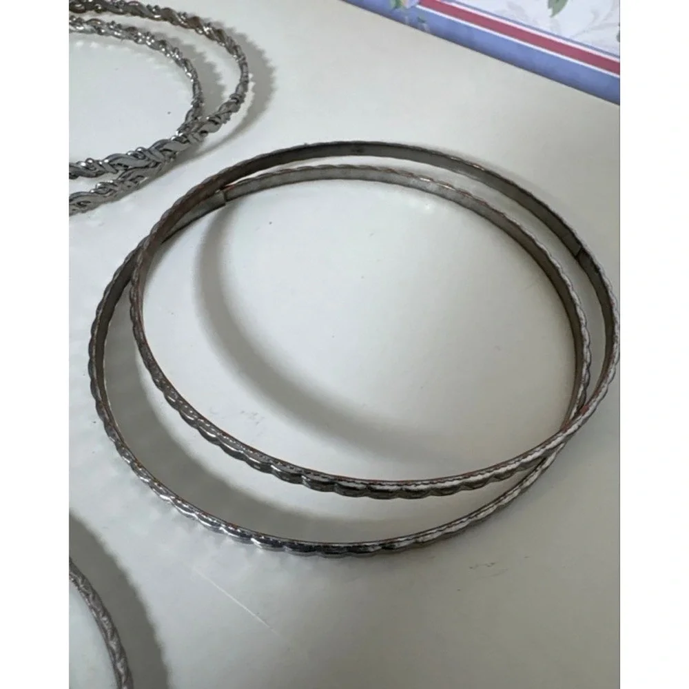 N/A set features including
