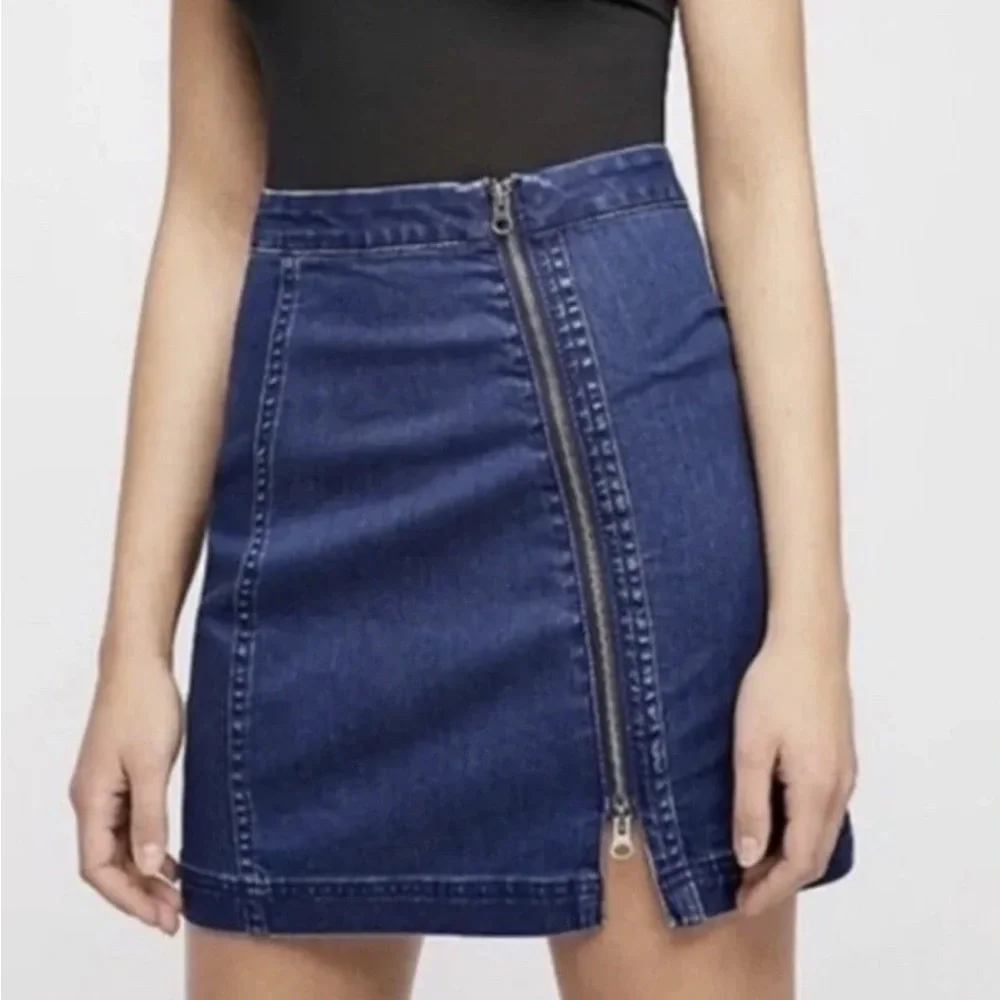 Free People This Way or That Dark Wash Denim Mini Skirt sz 4