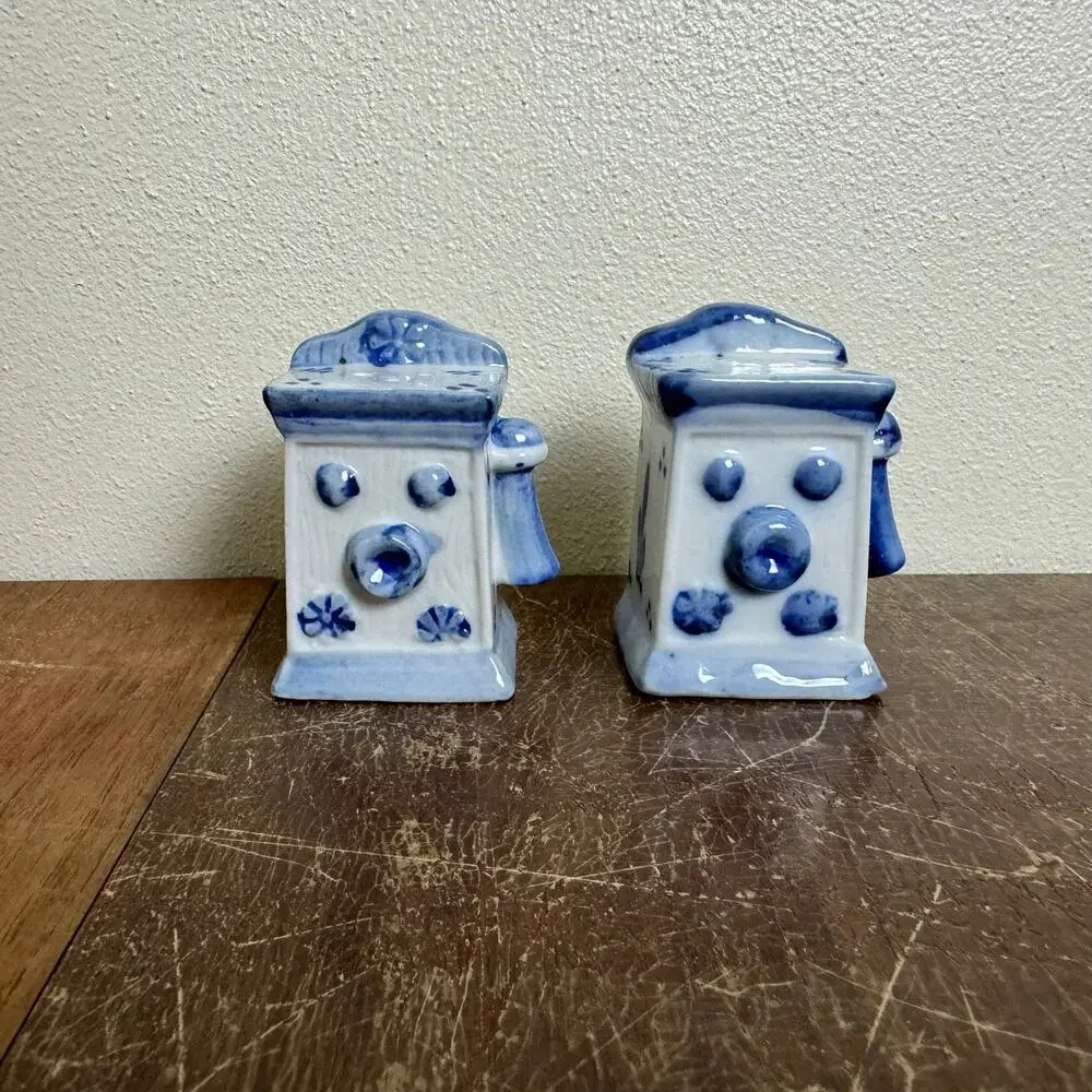 Vintage Blue White Porcelain Antique Telephone‎ Salt and Pepper shakers