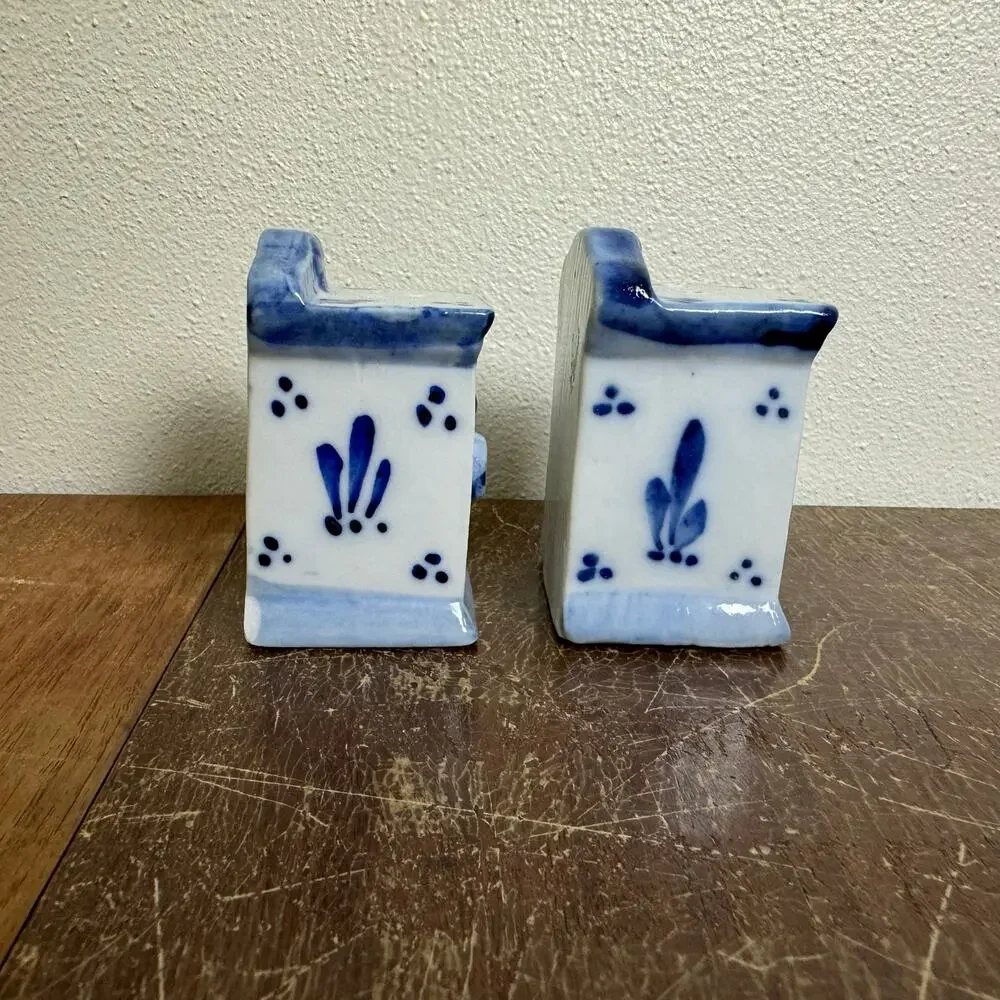 Vintage blue white