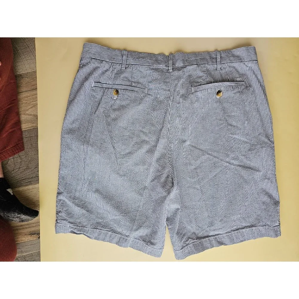 Izod blue white