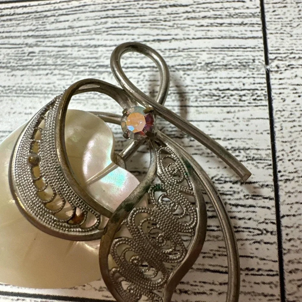 Slivertone & Mother of Pearl Leaf Brooch Pin‎ Vintage Western Germany Stamped