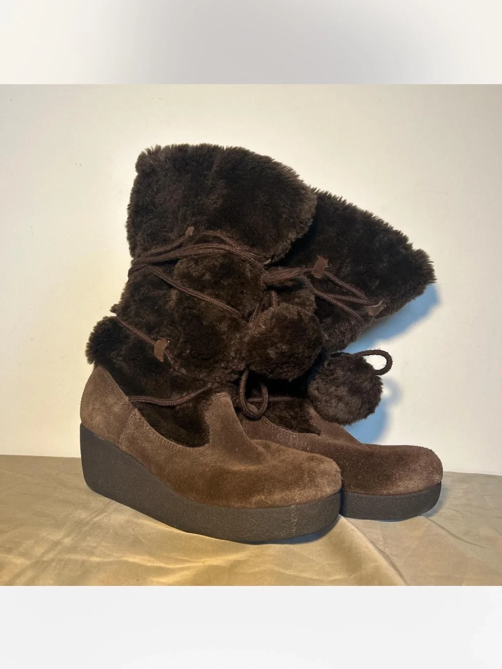 Y2K brown Pom Pom faux fur boots