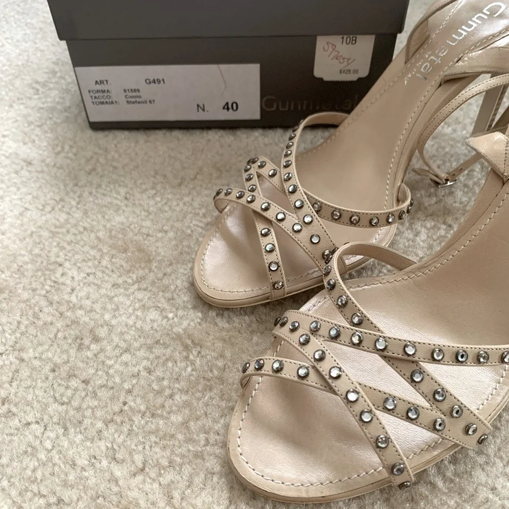 Neiman Marcus Cream Leather Heeled Sandals With Crystal Studs Size 10