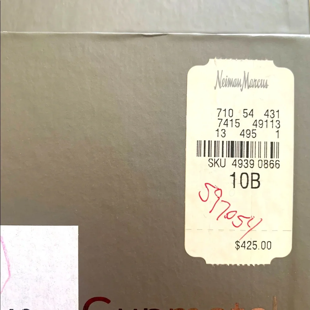 Neiman Marcus never worn