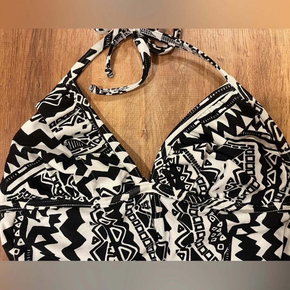 dELiA*s delia’s black