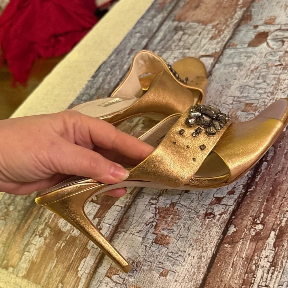 Louise et Cie Gold Bronze  Embellished Heels 👠 so pretty