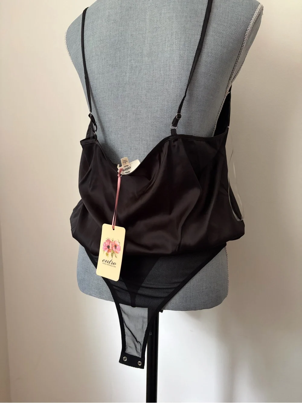 entro sleek black