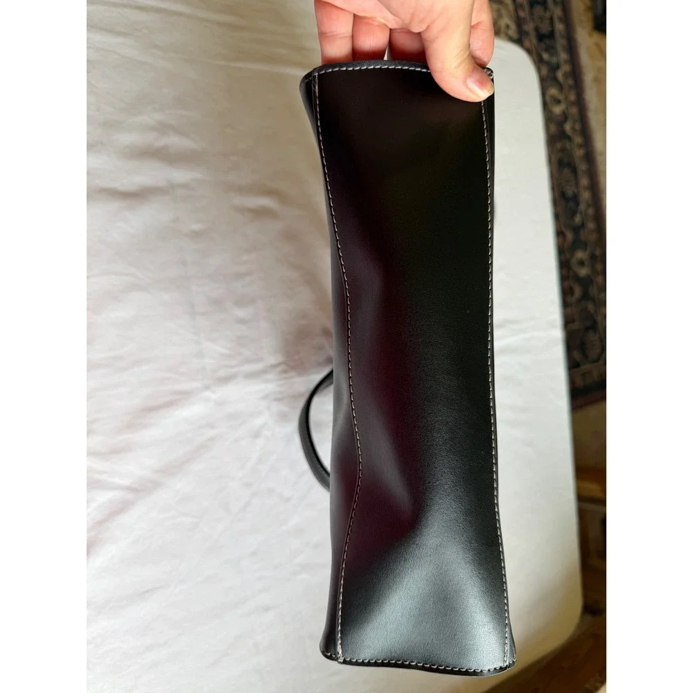 London Fog bag contrast interior