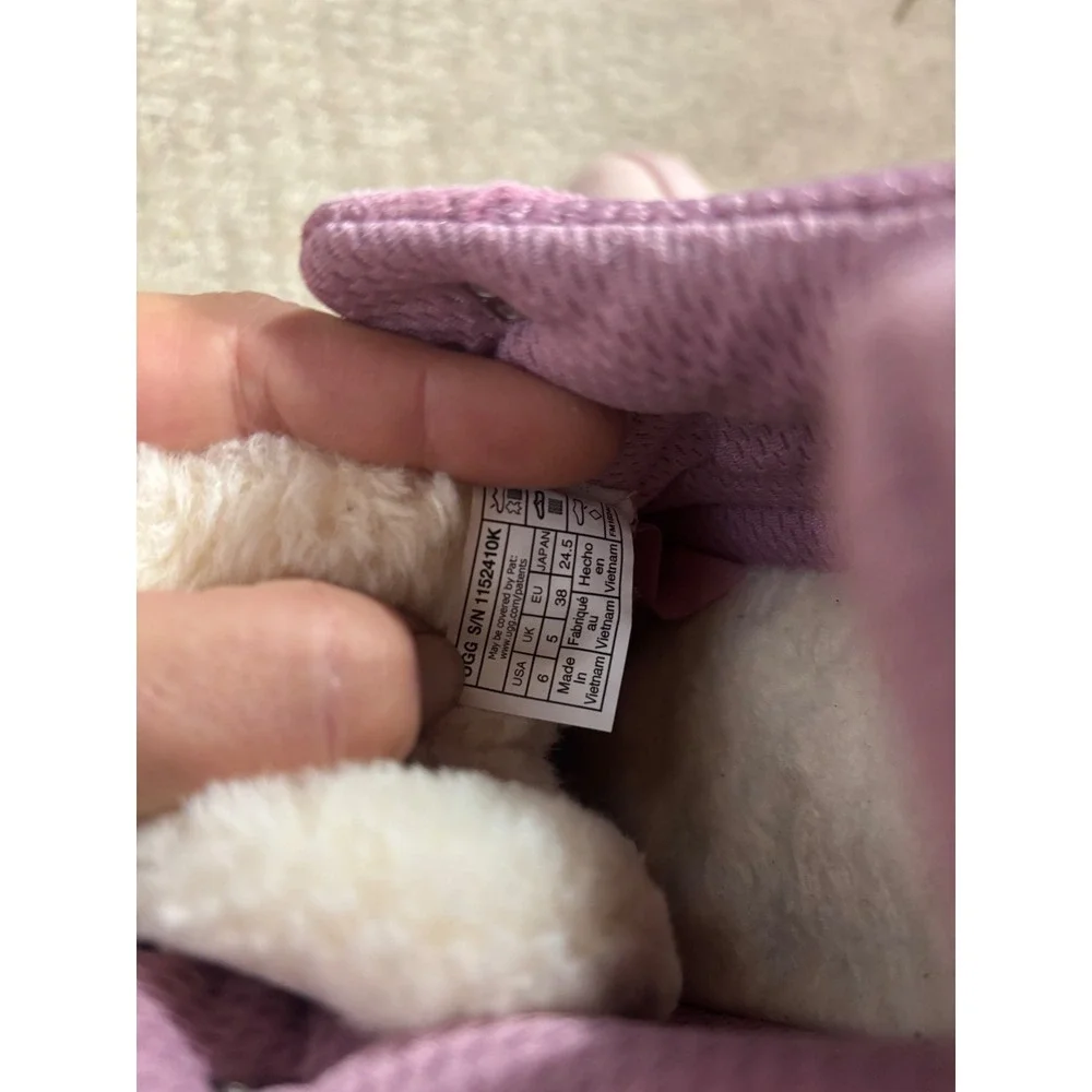 UGG kids pink