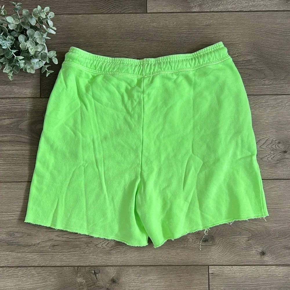 Sundry brighten up