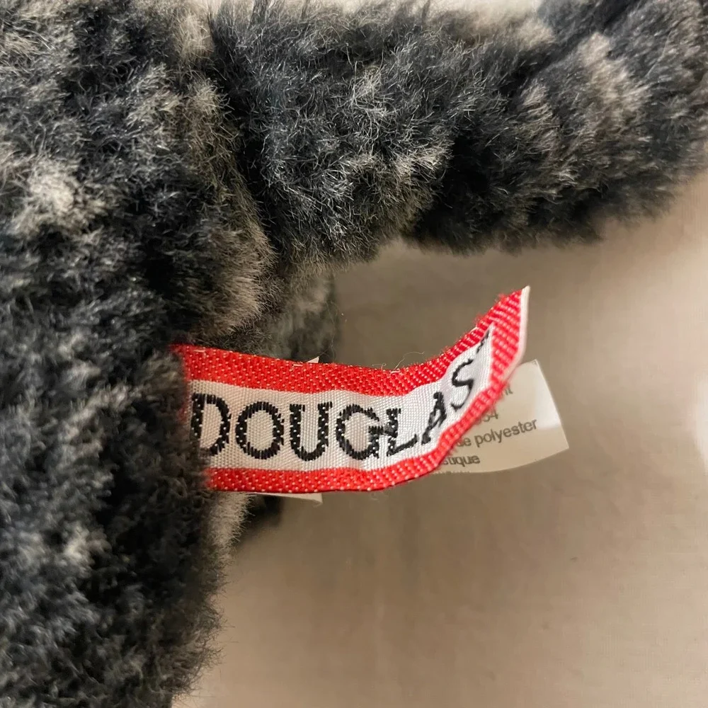 Douglas plush kitten