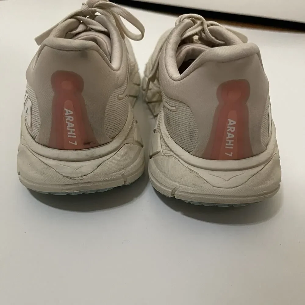 Hoka One One hoka one
