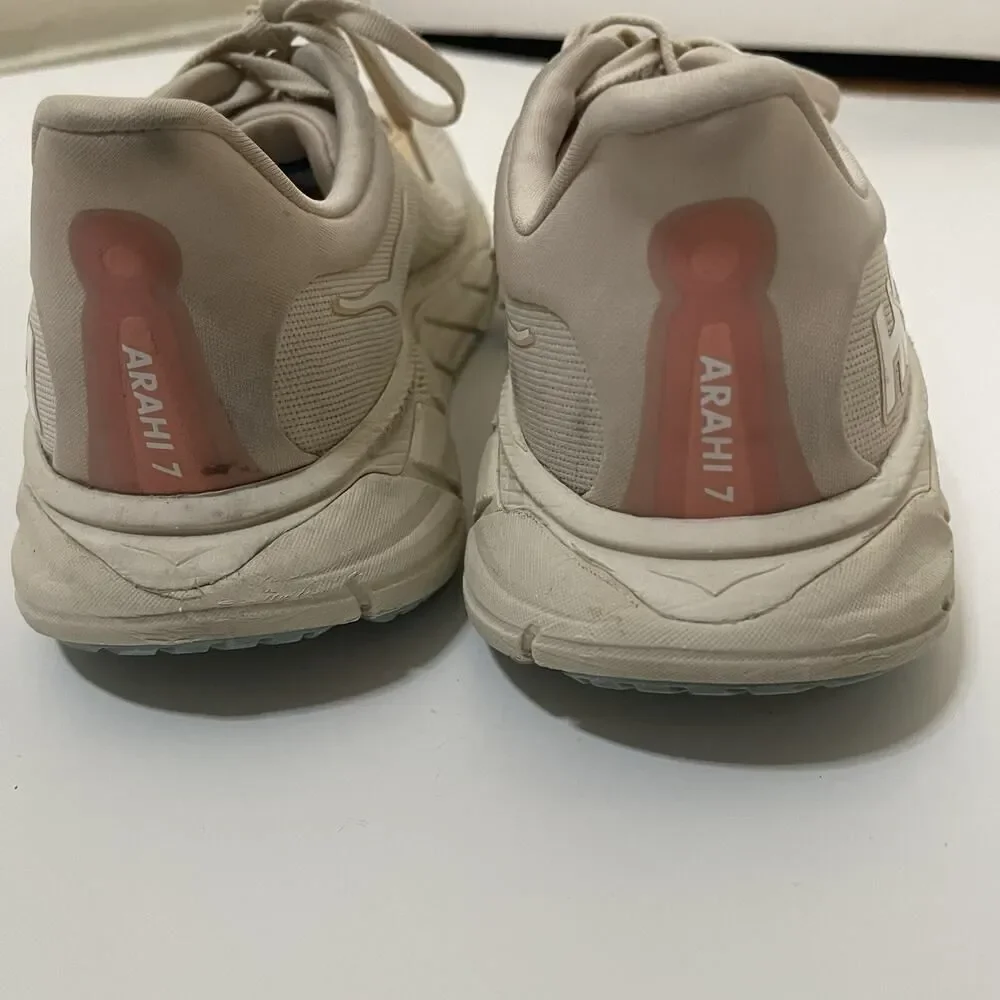 Hoka One One hoka one