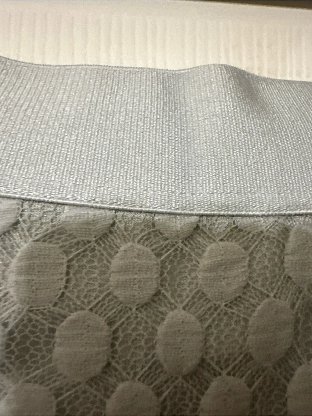 Max Edition pale gray