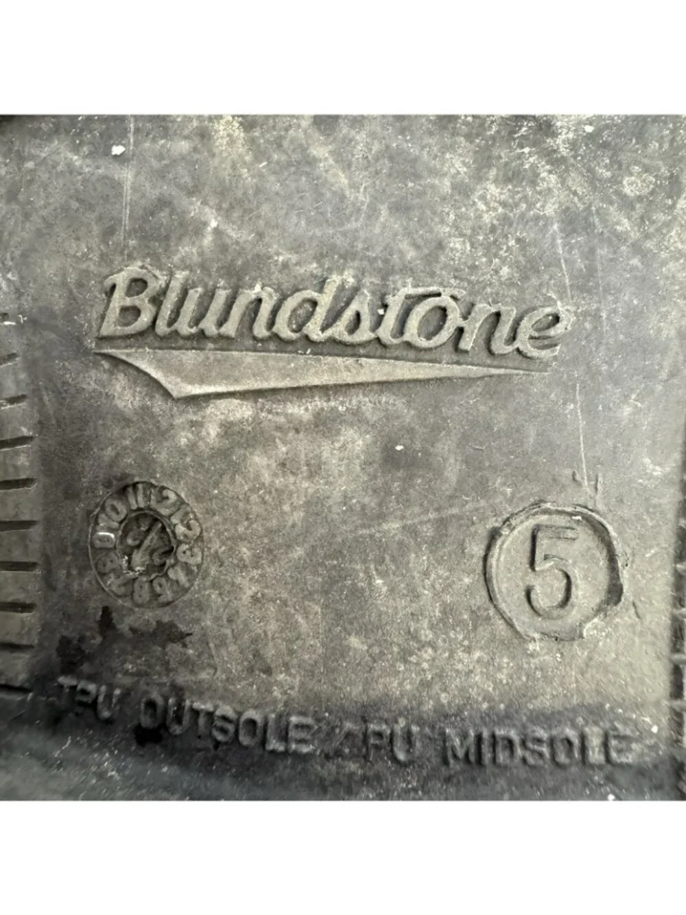 Blundstone chelsea boots