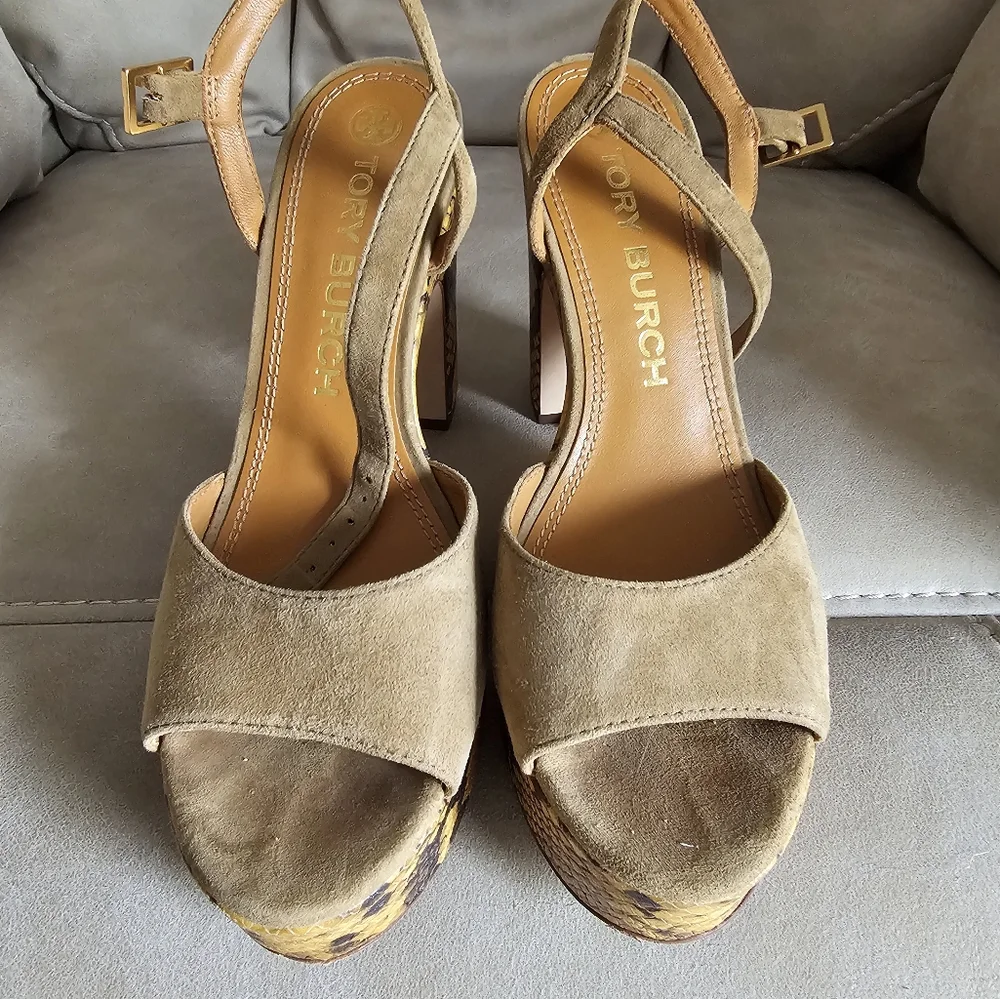 Tory Burch‎ Tan Suede Snake Print Platform Heels Sandals Statement Shoes Sz 7.5