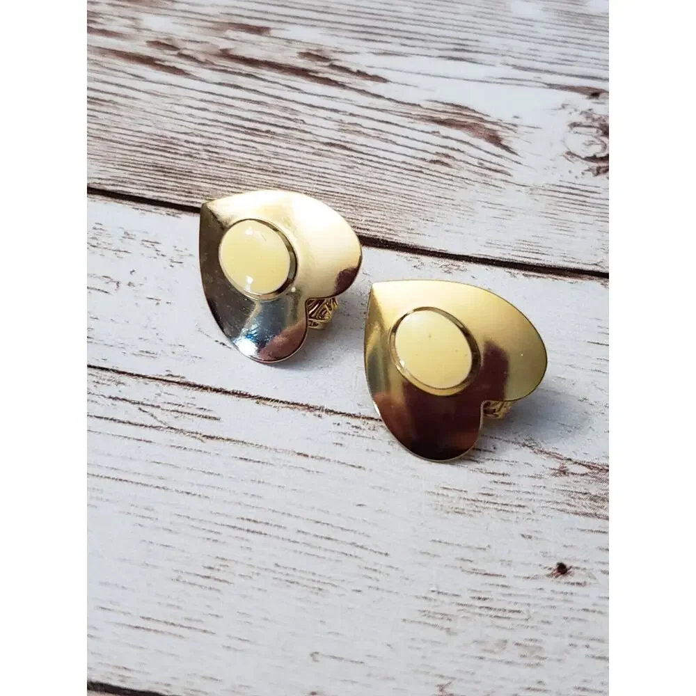Vintage clip earrings