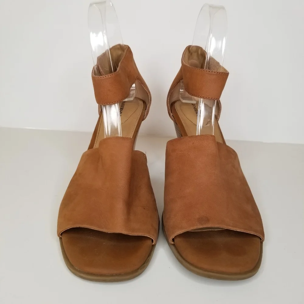 Giani Bernini effortlessly wearable