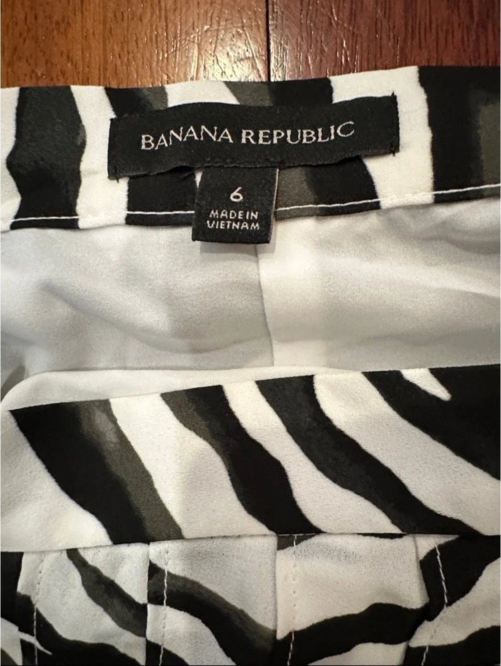 Banana Republic stylish line