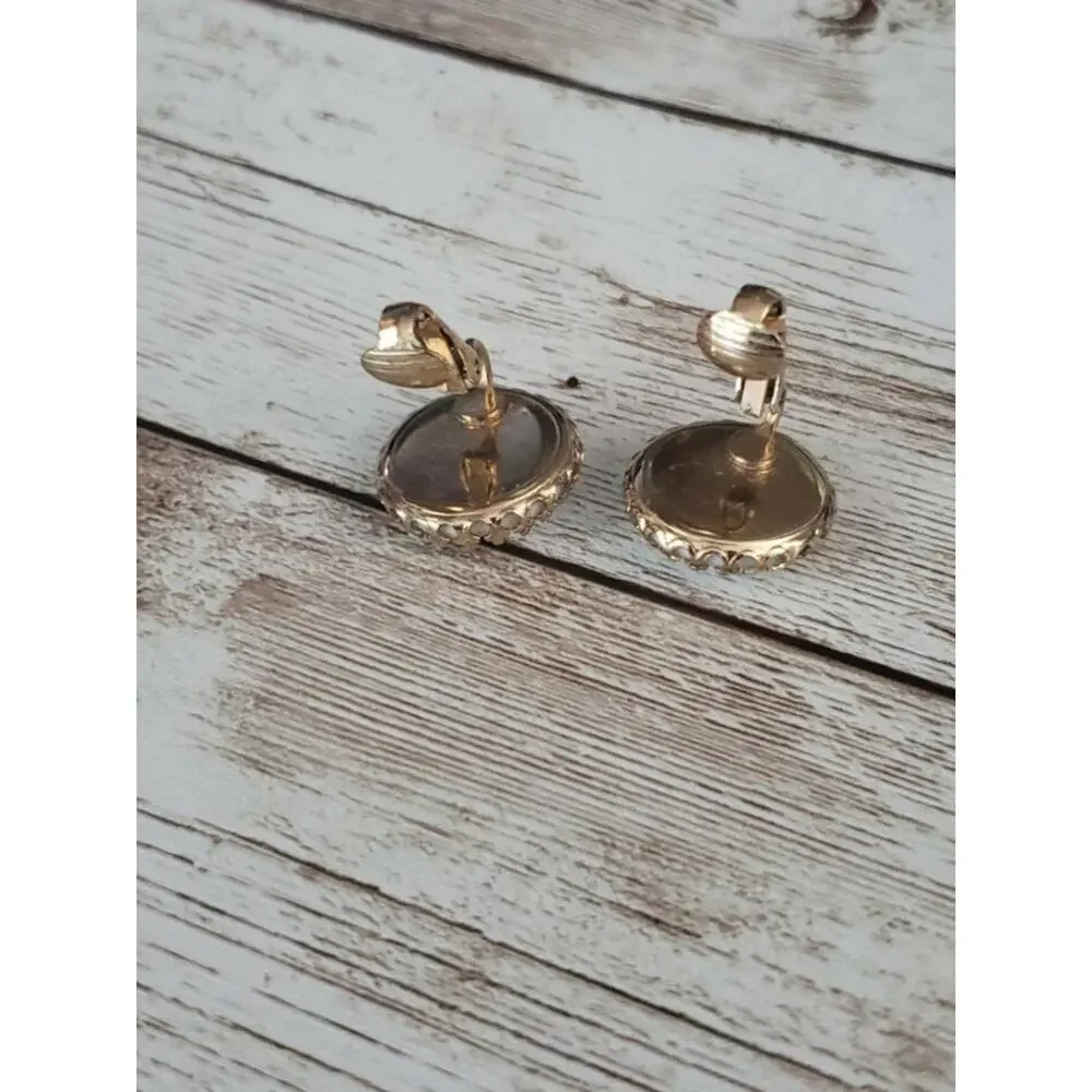 Vintage clip earrings
