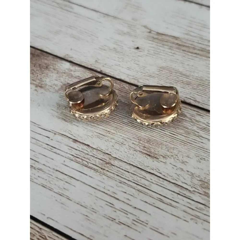 Vintage clip earrings