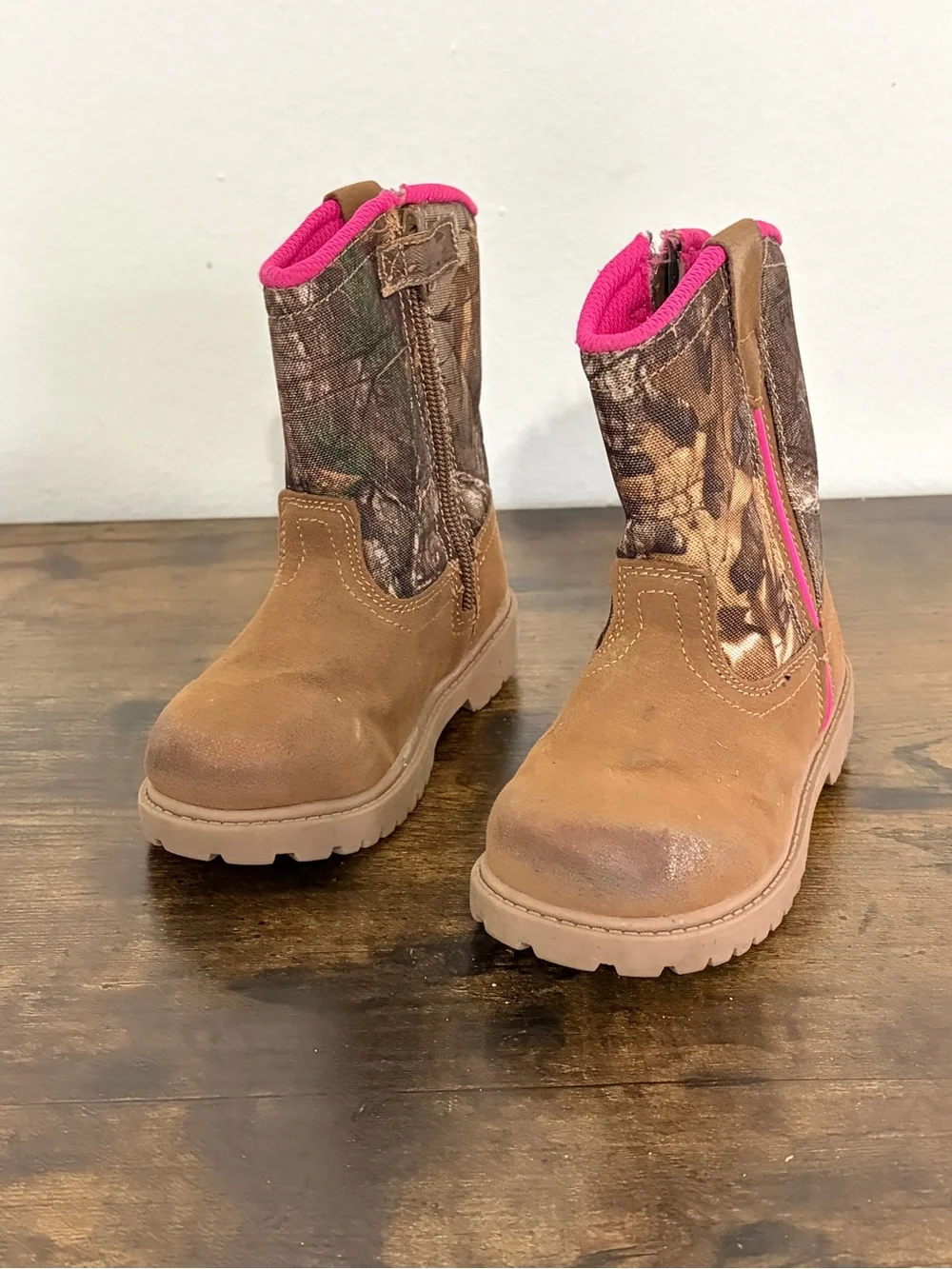 Magellan Outdoors sturdy brown