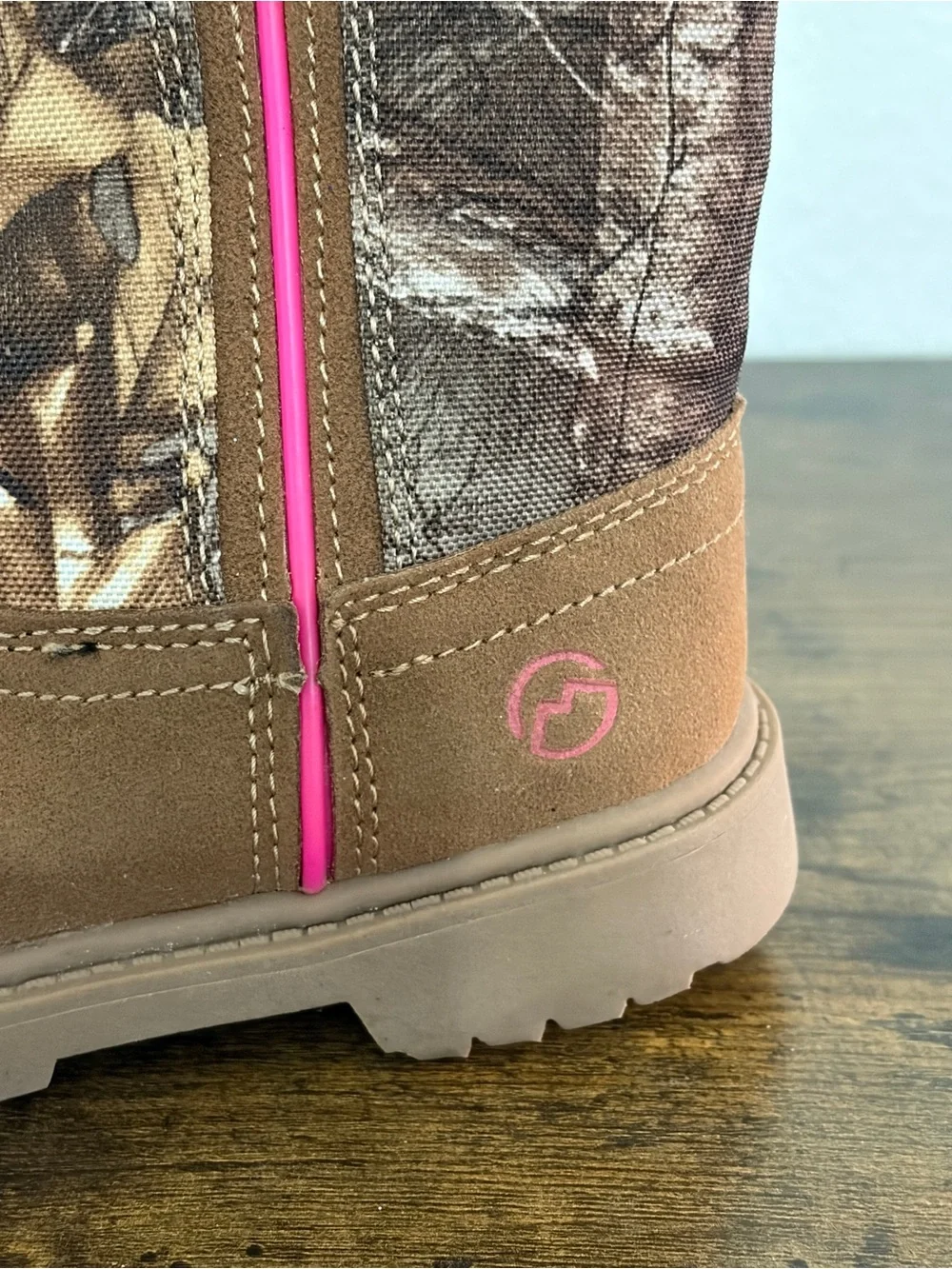 Magellan Outdoors sturdy brown