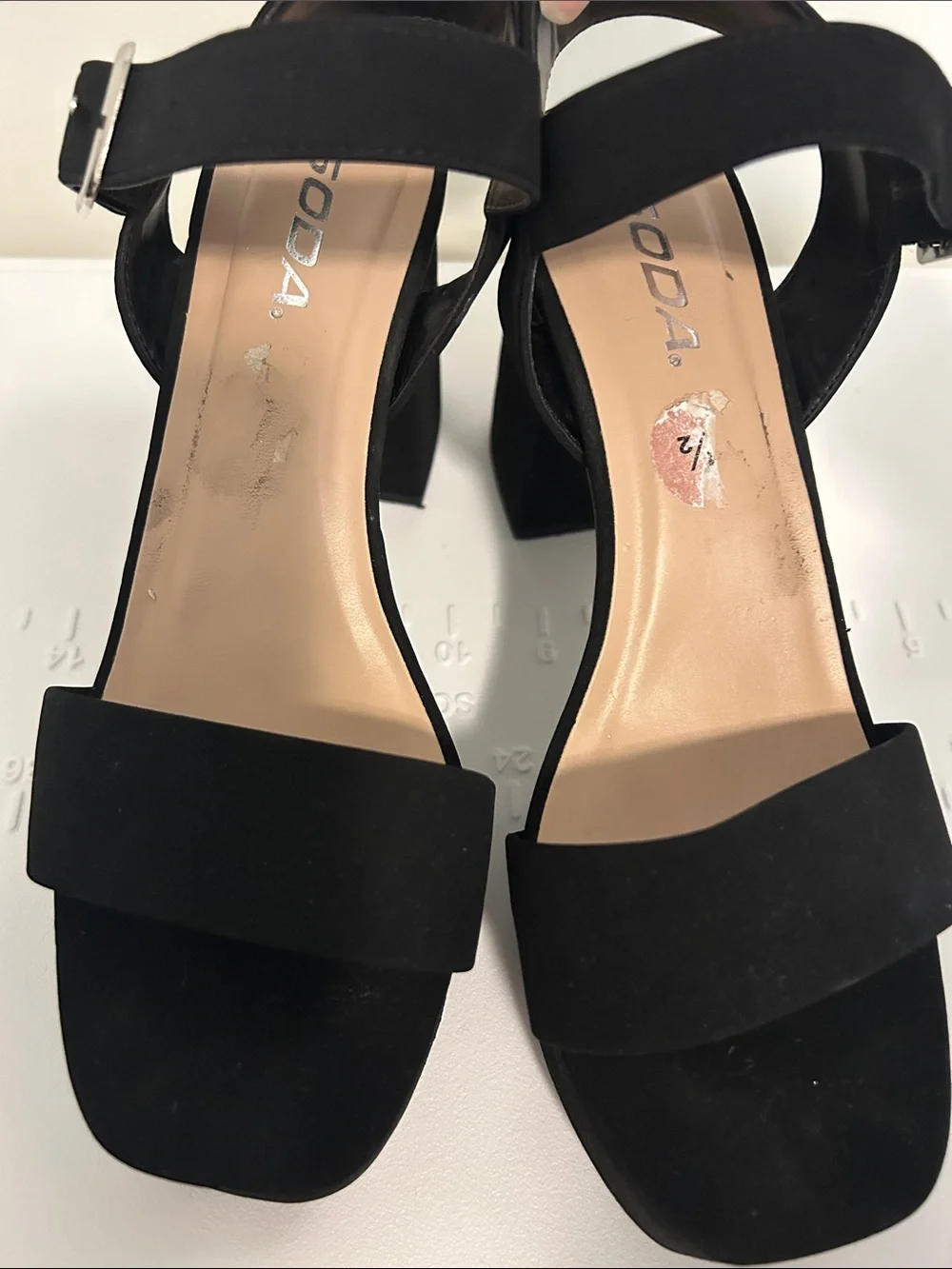 Soda closure platform black