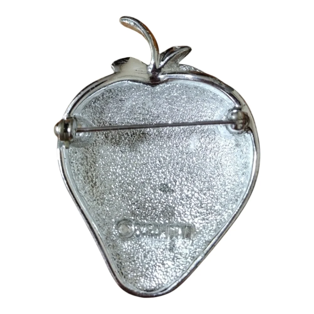 Sarah Coventry beautiful brooch
