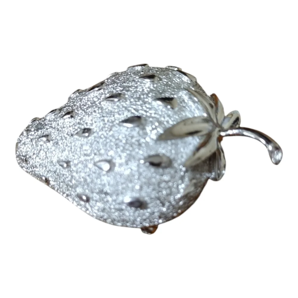 Sarah Coventry pics brooch