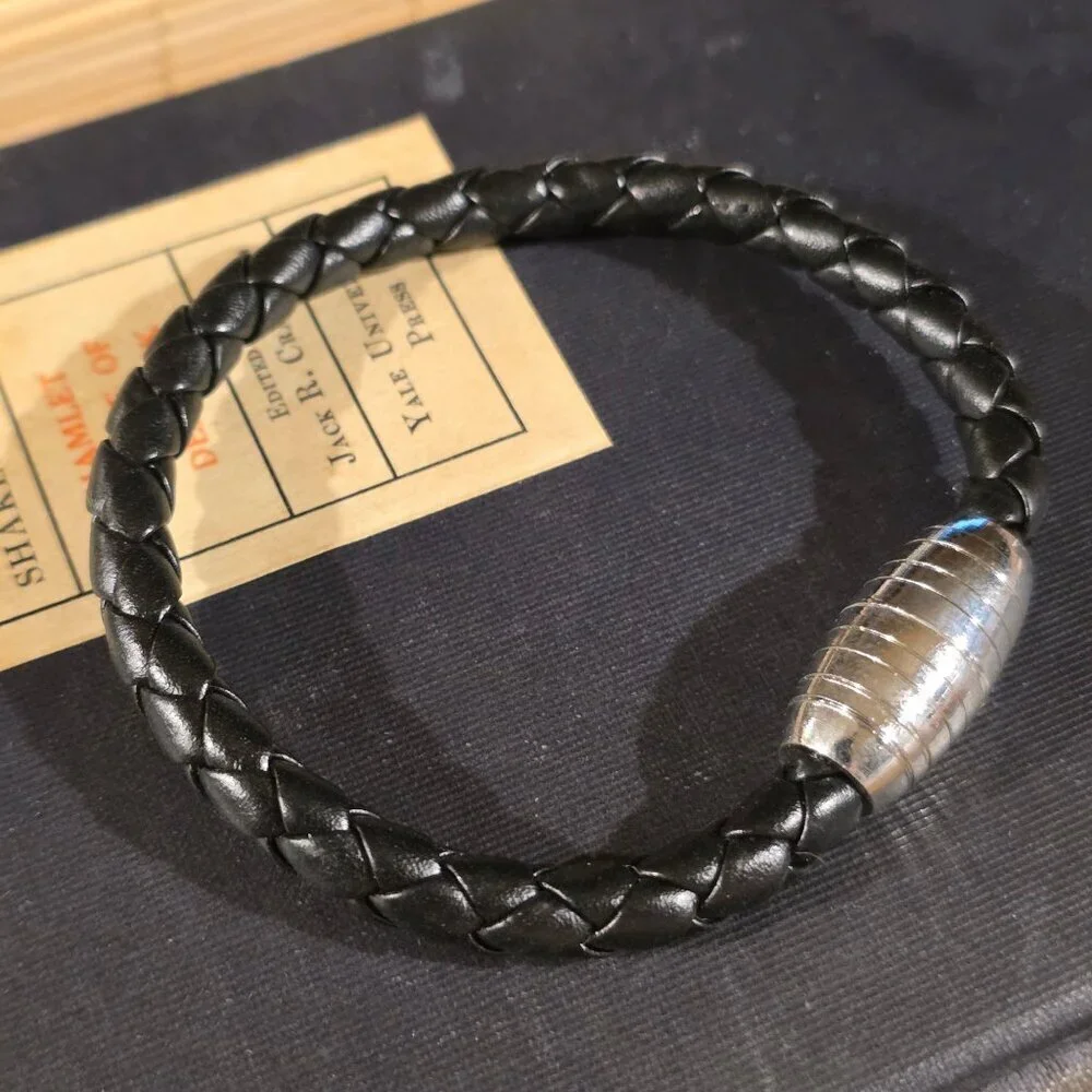 Pinkdiva this bracelet
