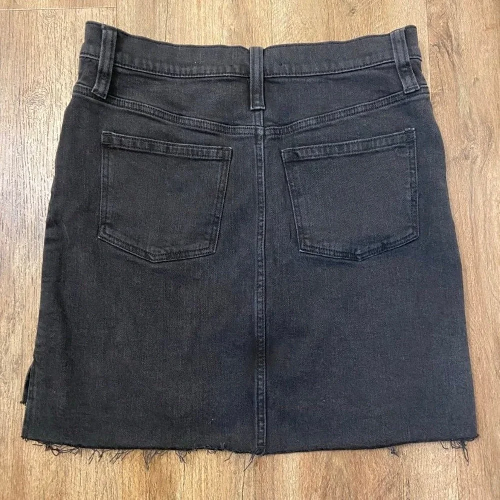 Madewell Stretch Denim Straight Mini‎ Skirt in Lunar Wash: Step-Hem Edition