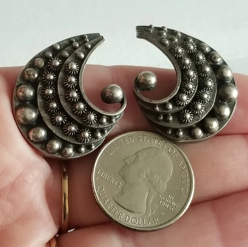 Vintage beautiful clip