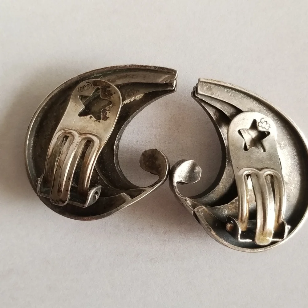 Vintage beautiful clip