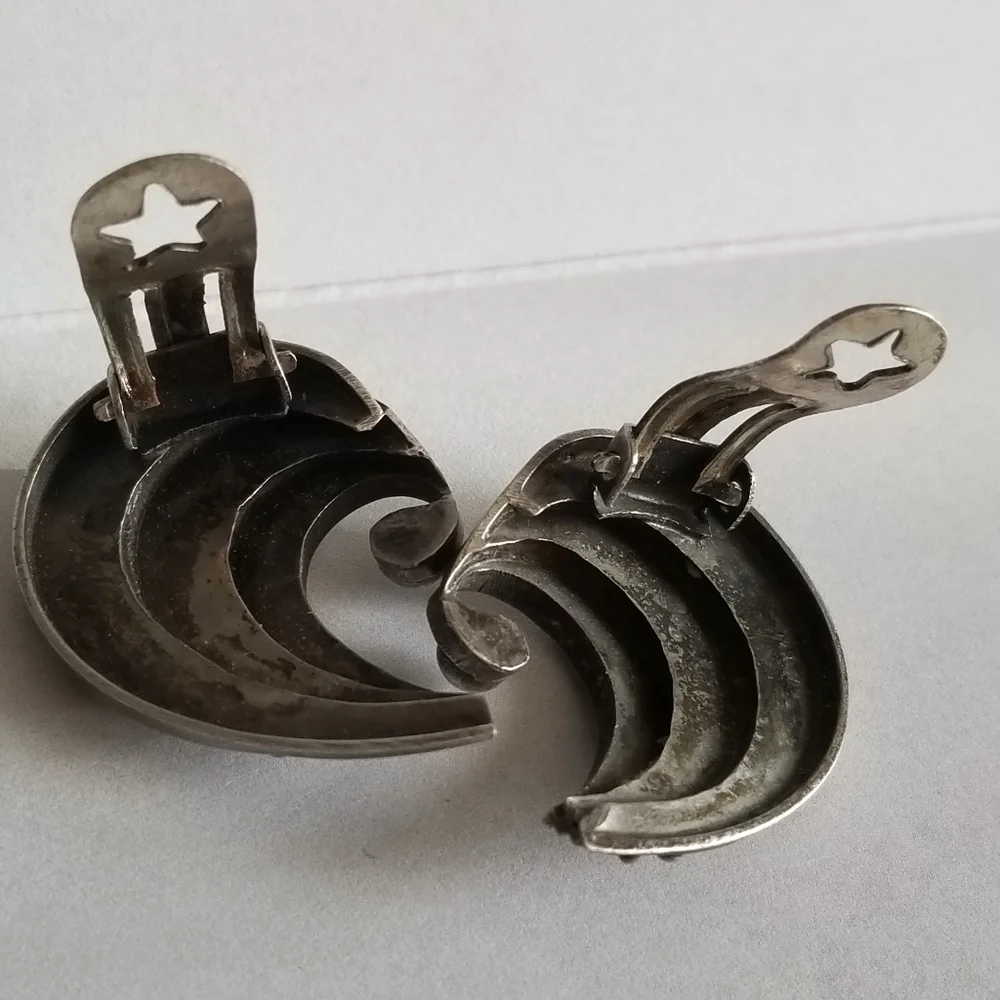 Vintage beautiful clip
