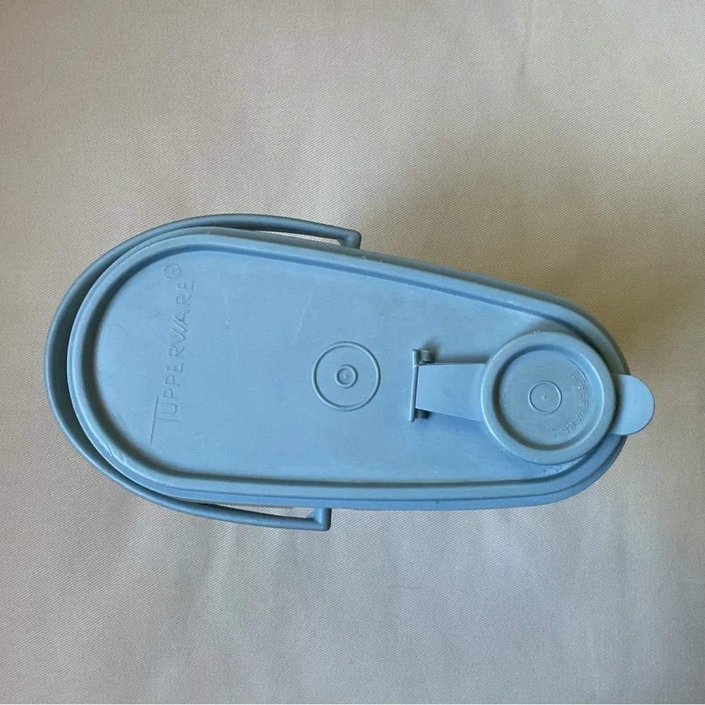 Tupperware vintage 587