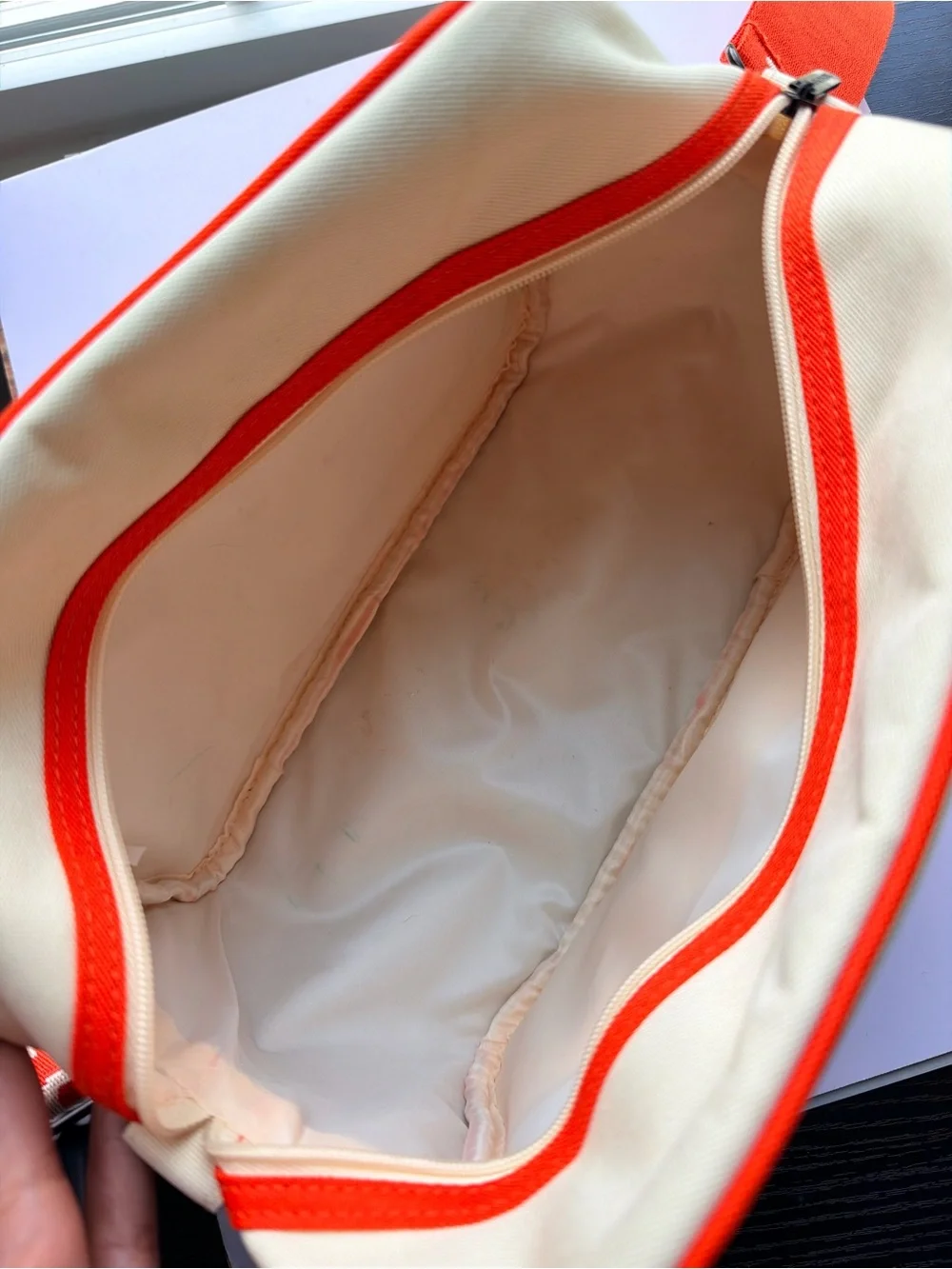 N/A cream canvas